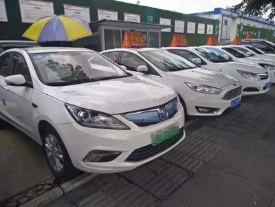 冰火兩重天 新能源新車銷量火爆與二手車市場遇冷的背后